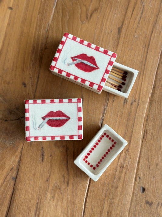 Kiss & Tell (i)
